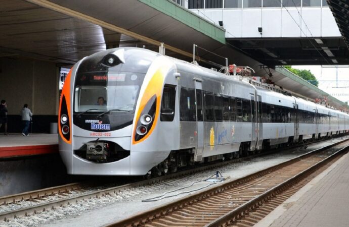 З Києва до Одеси менш, ніж за дві години: у Мінінфраструктури заінтригували швидкісними потягами