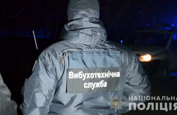 Помстився охоронцям: в Одесі затримали чоловіка, який повідомив про «замінування» супермаркету (відео)