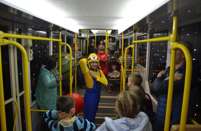 Рождественская сказка: после побега мальчика из детдома в Одессе устроили повторный парад трамваев