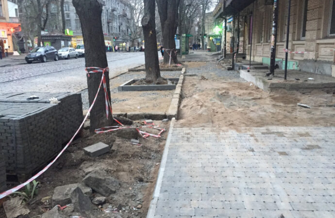 В исторической части Одессы благоустроят тротуар