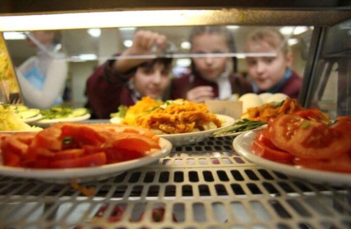 В школах Одессы подорожают завтраки для учеников младших классов