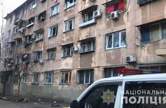 Кинув гранату і втік: в Одесі у гуртожитку стався вибух, постраждало троє людей (відео)