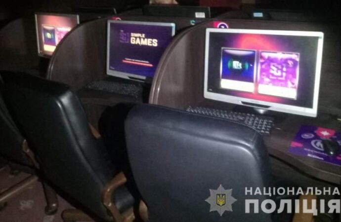 Закон – не помеха: на Черемушках в Одессе накрыли подпольное казино (фото, видео)