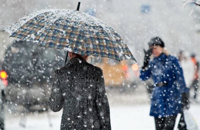 Ожеледиця, замети і налипання снігу: синоптики в Одеській області попереджають про погіршення погодних умов