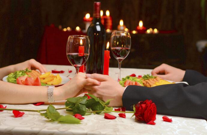 Романтический ужин: как отметить День влюбленных 14 февраля