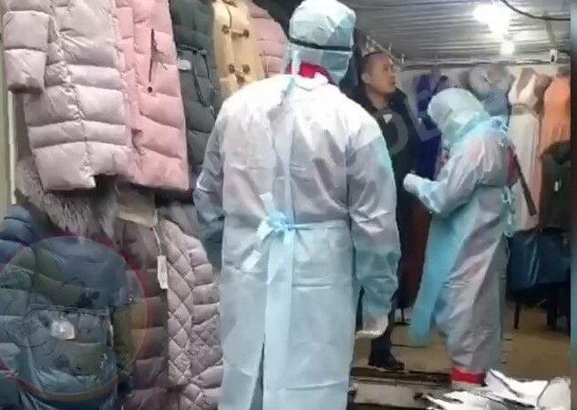 В Одессе на коронавирус проверили китайцев на крупном промрынке (фото, видео)