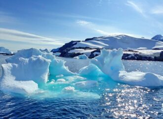 От Антарктиды откололся айсберг почти в 8 раз больше Одессы (видео)