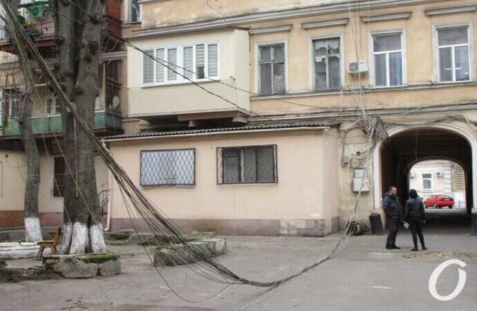 Фасады одесских домов очистят от проводов