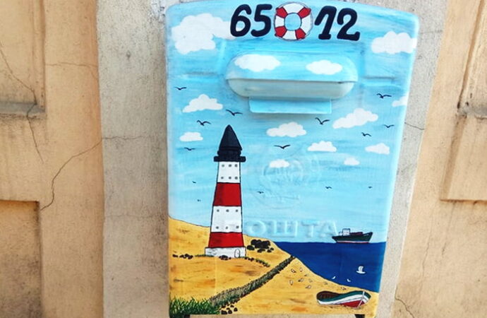 В центре Одессе появился “морской” почтовый ящик (фото)