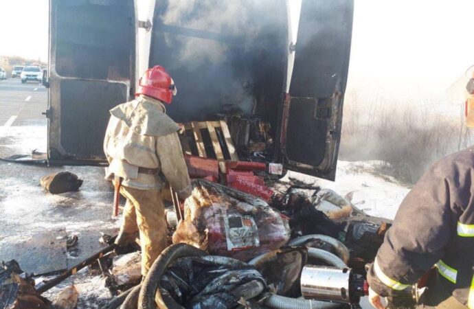 В Одесской области загорелся микоравтобус