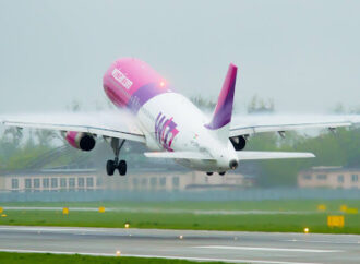 Авіакомпанія Wizz Air на 3 місяці призупинить виконання рейсів та продаж квитків з Одеси
