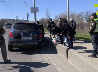 Бойцы с погоней и стрельбой задержали в Одессе подозреваемых в разбое (фото, видео)