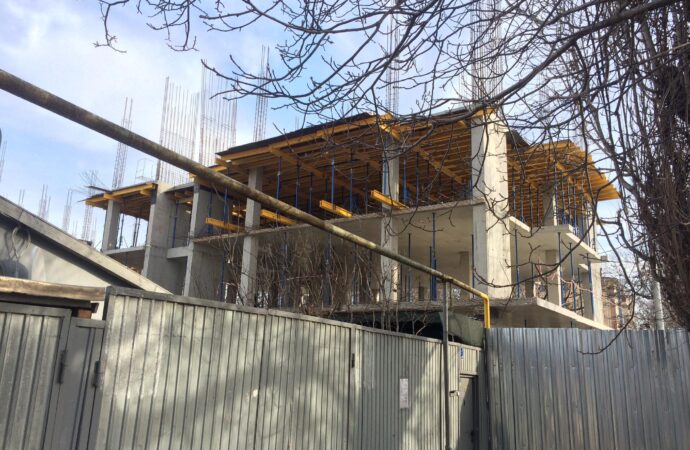В Одессе ГАСК хочет снести строящийся дом, а застройщик уже продает квартиры (фото)