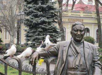 Юбилей Утесова в Одессе: очень «тихо», но с цветами