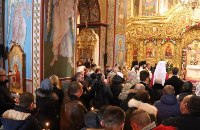 Недотримання правил карантину: в Україні багато вірян заразилися коронавірусом саме у церкві