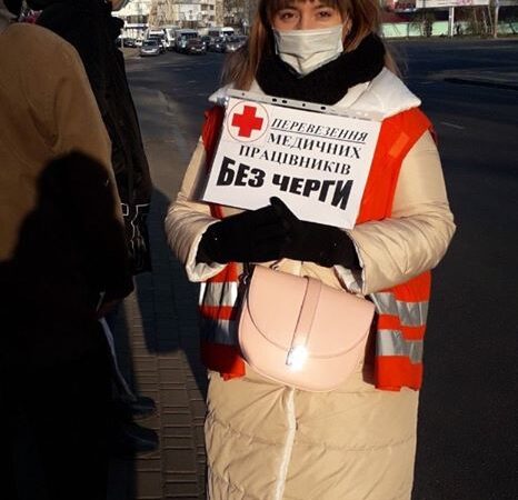 В Одесі працівникам медичної сфери надали право на першочерговий проїзд у транспорті
