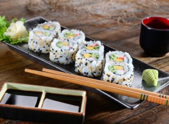 Как вкусно съесть суши?
