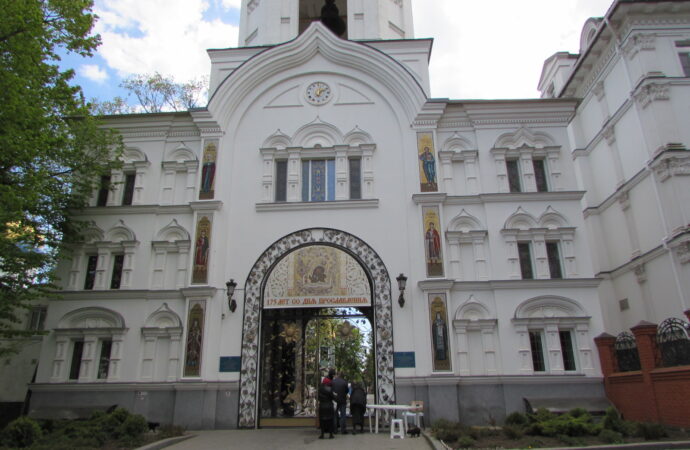Наместник горевшего в Одессе монастыря: “За несколько недель это четвертый поджог украинского храма”