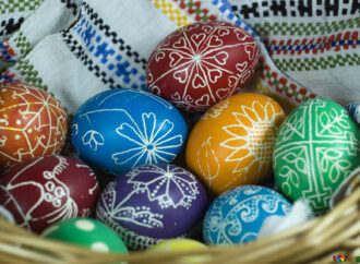 Писанки, крашенки, крапанки и дряпанки: как украшали пасхальные яйца наши предки?