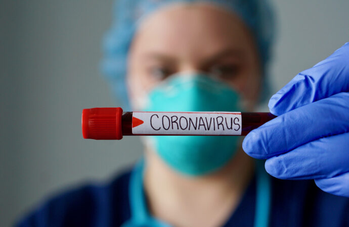 Хроники коронавируса: сбежавшая больная на COVID-19 и дезинфекция подъездов