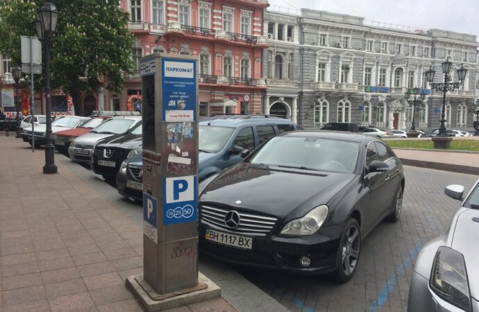 После карантина в Одессе заработает первая коммунальная парковка