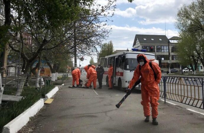 У Подільську рятувальники почали дезінфікувати вулиці міста (фото)