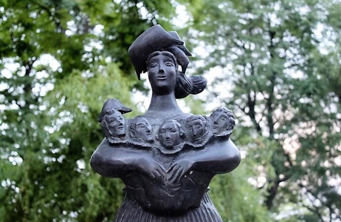 С Днем матери: о памятнике-символе «Одесса-мама»