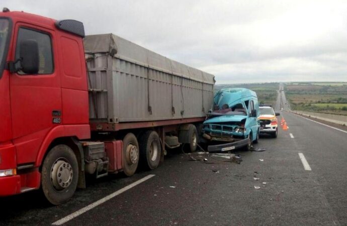 Трагедия на трассе Одесса-Киев: в ДТП погибла пассажирка микроавтобуса
