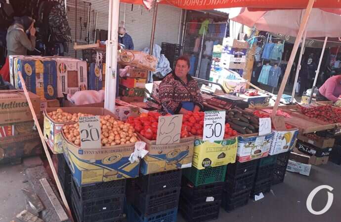 Продуктовая корзина: где в Одессе купить дешевле клубнику и кабачок?