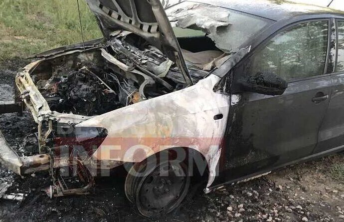 На Одещині двоє невідомих підпалили автівку блогера (відео)