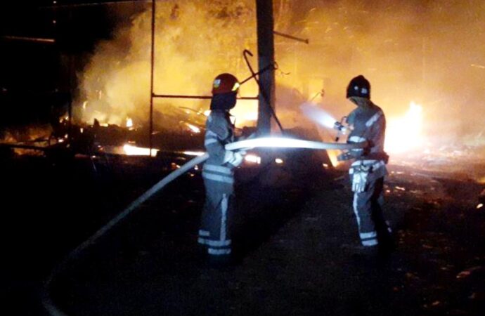 В Одесской области на базе отдыха сгорели 2 домика (фото)