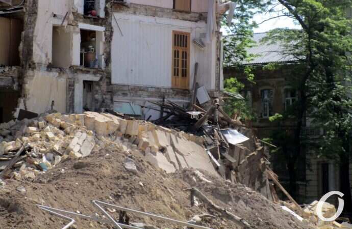 Одеські рятувальники показали, як ліквідували наслідки руйнування будинку на Торговій (відео)