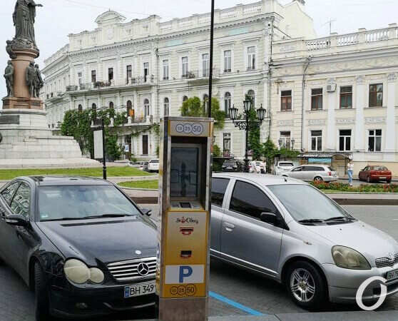 Проверили на себе: как работает первая в Одессе муниципальная парковка