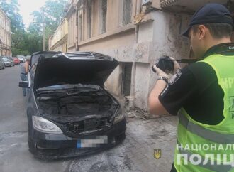 В Одесі затримали двох імовірних підпалювачів автівки відомого адвоката