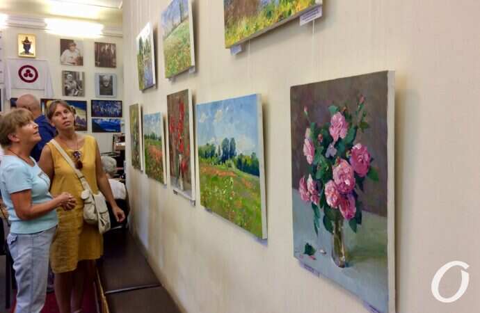 «Цвета лета»: художник из Чернигова привез в Одессу природные и городские пейзажи