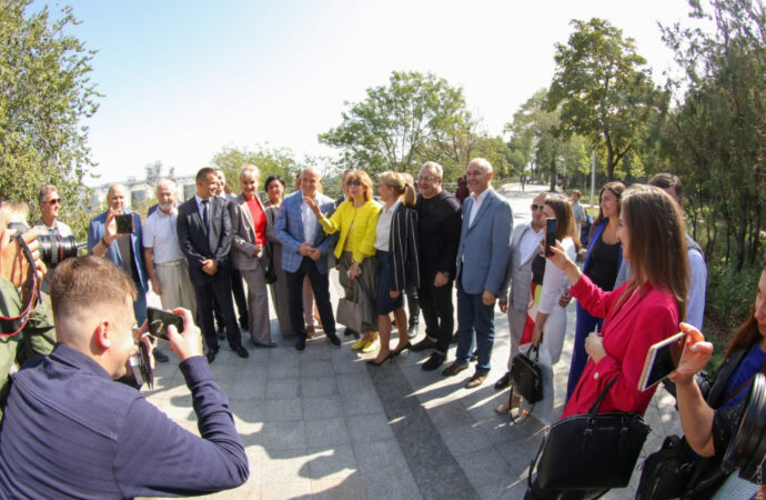 Бульвар Жванецкого, Одесса