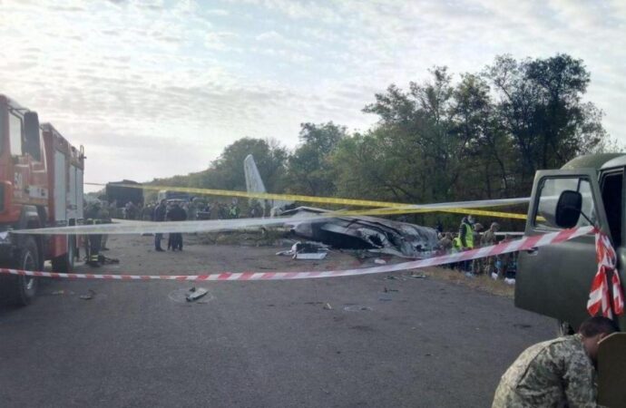 Трагедия под Харьковом: разбился военный самолет с курсантами – 25 погибших (видео)