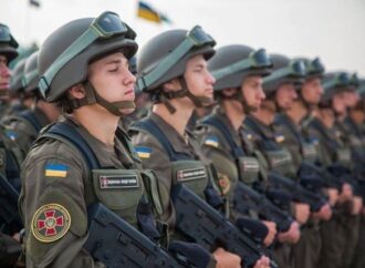 Украинская армия станет профессиональной и увеличится на 100 тысяч человек
