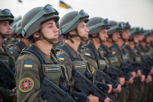 Українська армія стане професійною та збільшиться на 100 тисяч осіб