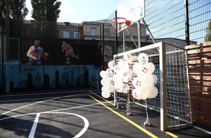 Труханов. Спортивная площадка