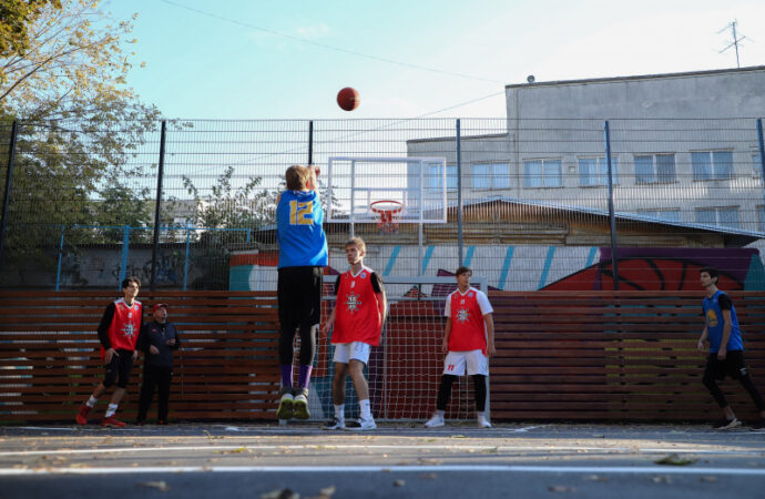 Труханов. Спортивная площадка