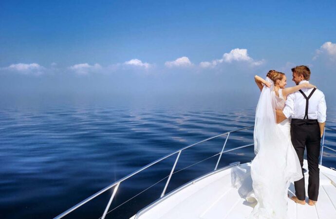 Праздник в море: камерная свадьба на яхте