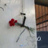 Одесситы несут цветы к дому детства Михаила Жванецкого (фото)