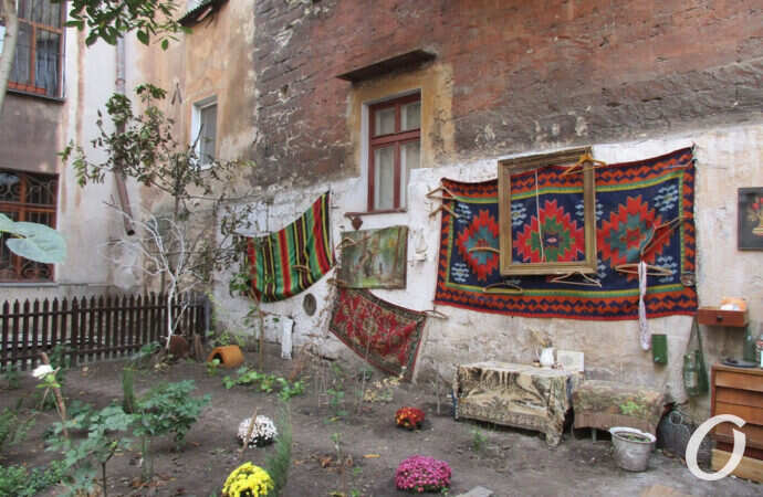 одесский дворик, квартира