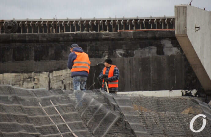 строители моста в Сухом Лимане