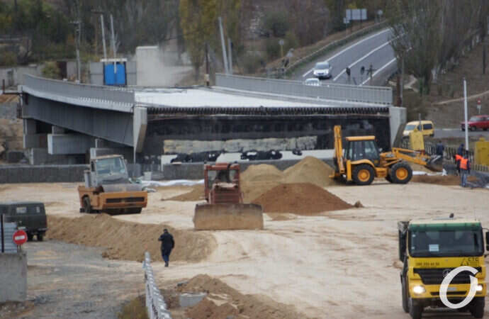 строят мост в Сухом Лимане