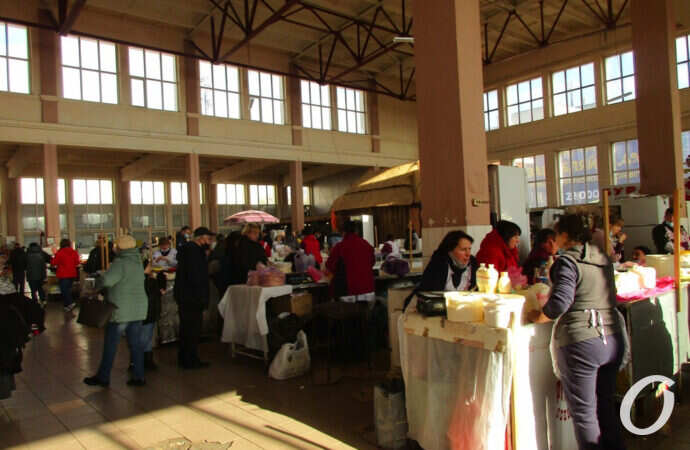 Привоз, молочный павильон