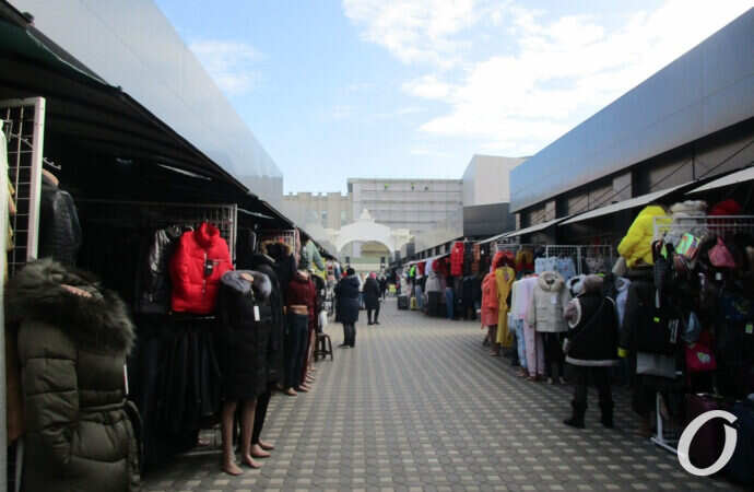 Привоз, вещевые ряды