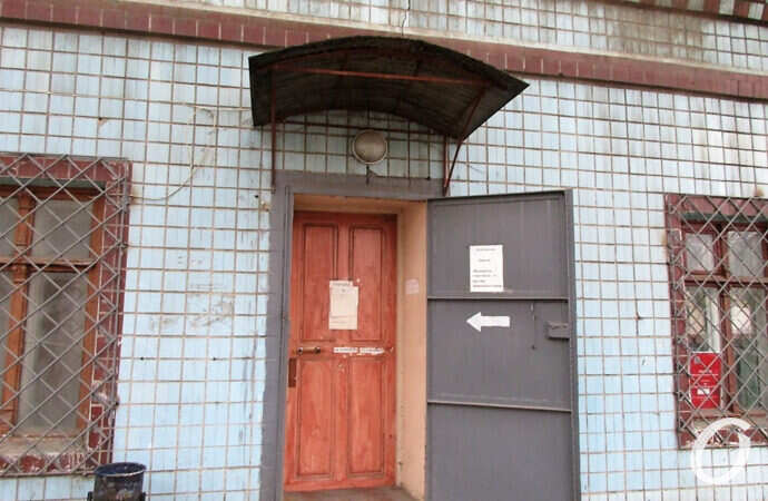 Одесский зеркальный завод, вход