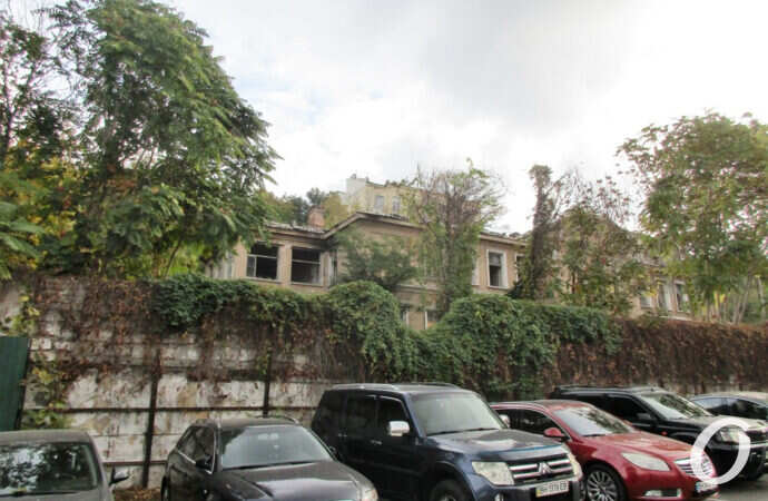 на ТИаможенной площади